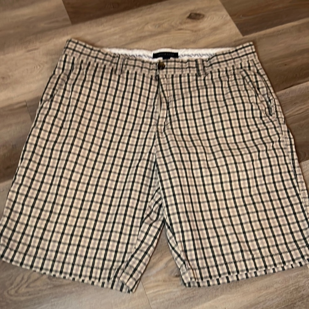 Tommy Hilfiger mens plaid shorts size 36